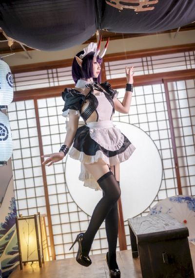 浓精灌的小腹鼓起来了_JVID性感写真