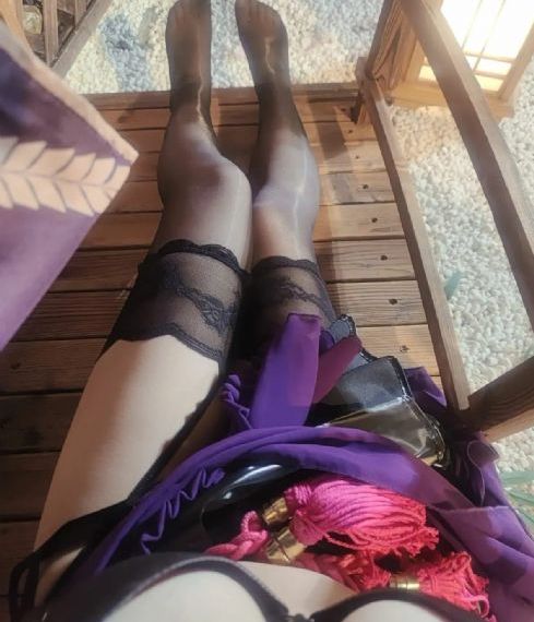 冰山总裁桌角自慰～啊哈_BD英语在线观看